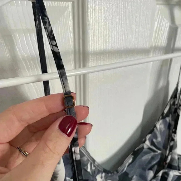 Victoria’s Secret I XL - Picture 6 of 7